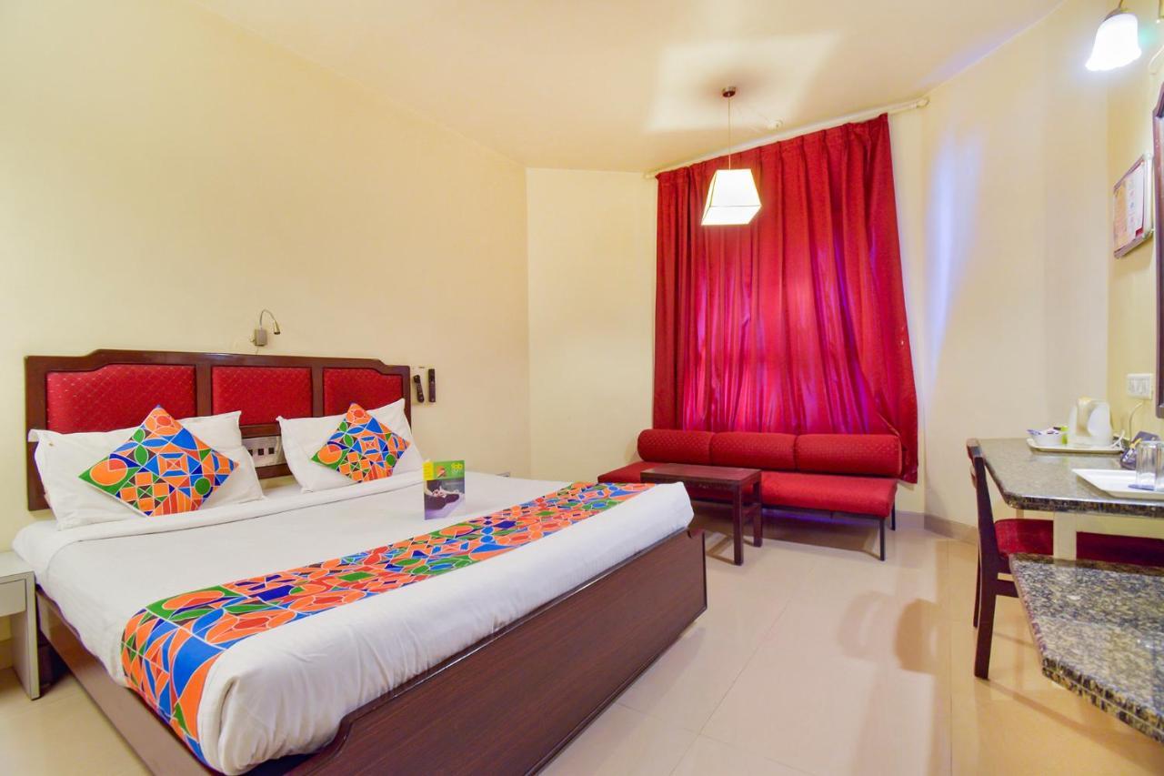 Hotel Ashish Plaza Пуна Экстерьер фото