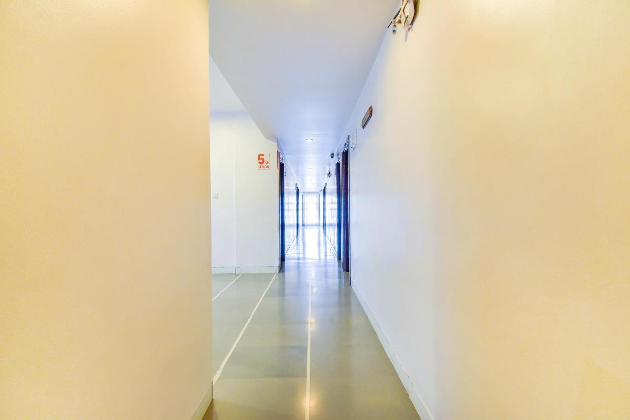 Hotel Ashish Plaza Пуна Экстерьер фото