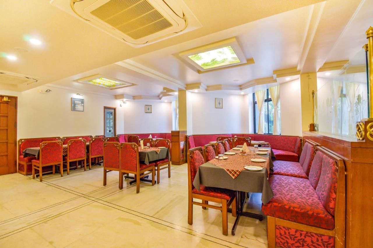 Hotel Ashish Plaza Пуна Экстерьер фото