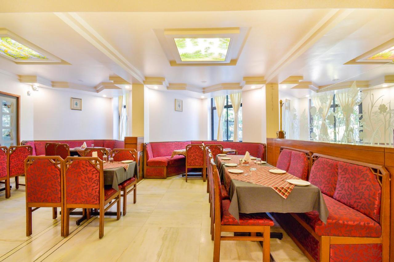 Hotel Ashish Plaza Пуна Экстерьер фото