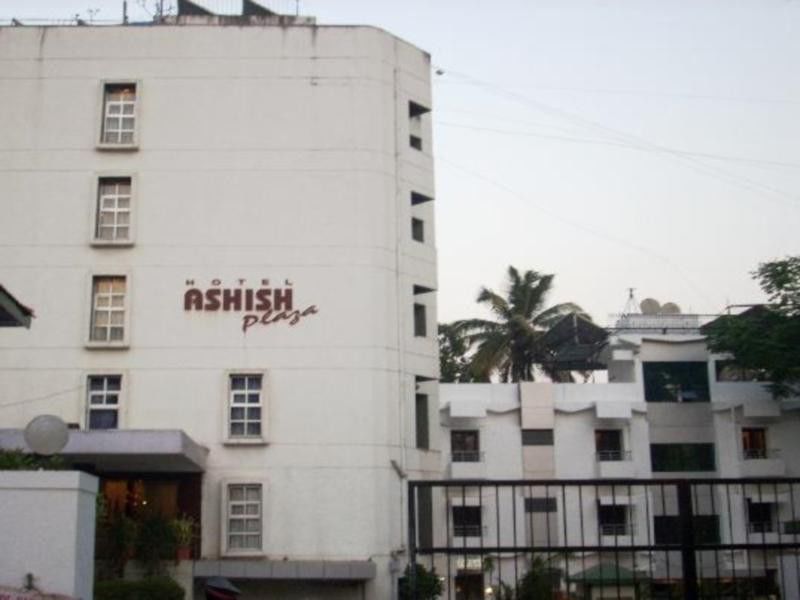 Hotel Ashish Plaza Пуна Экстерьер фото