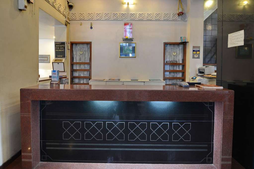 Hotel Ashish Plaza Пуна Интерьер фото